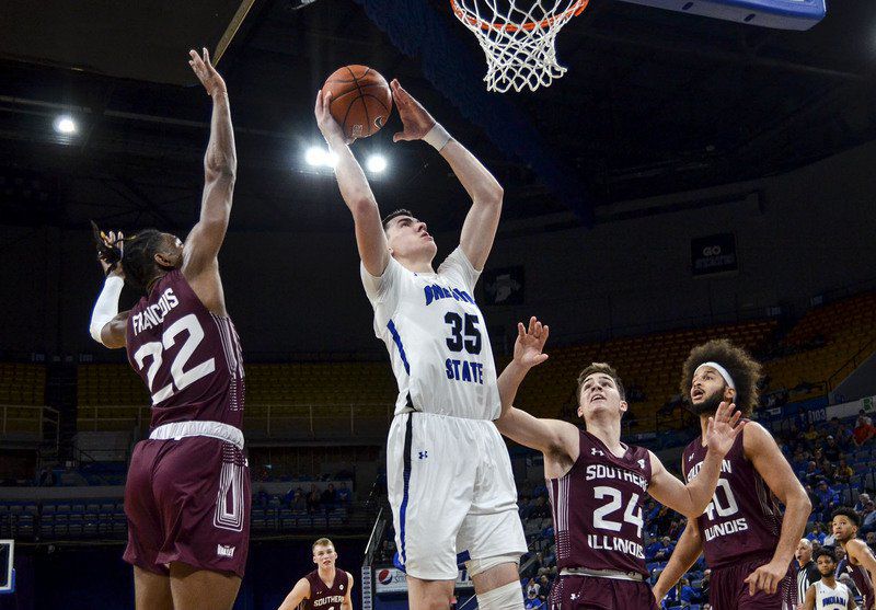 LaRavia's offensive rebounding is huge for ISU
